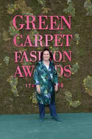 Vogue green carpet award MFW qSuzie Menkes